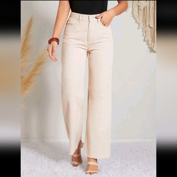 Women's Cream Jeans - Picture 2 of 3